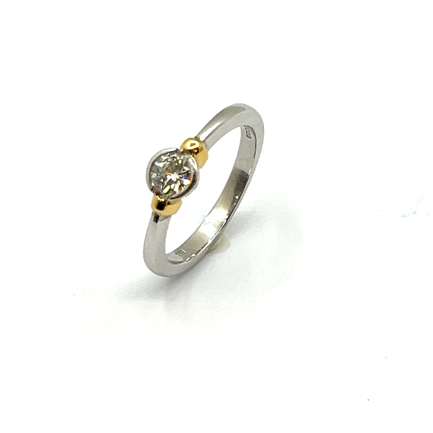 18ct White and Yellow Gold Round Brilliant Diamond Ring