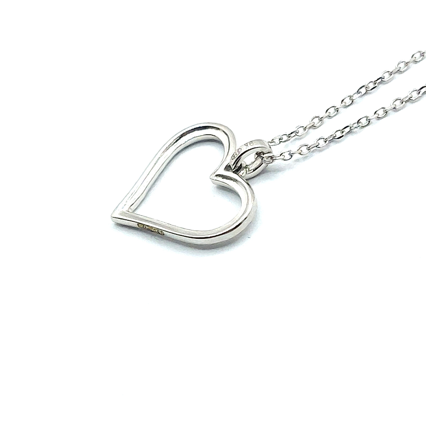 9ct White Gold Diamond Heart Pendant Necklace