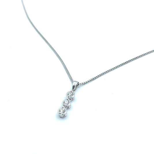 18ct White Gold Triple Diamond Pendant and 18" 9ct White Gold Chain